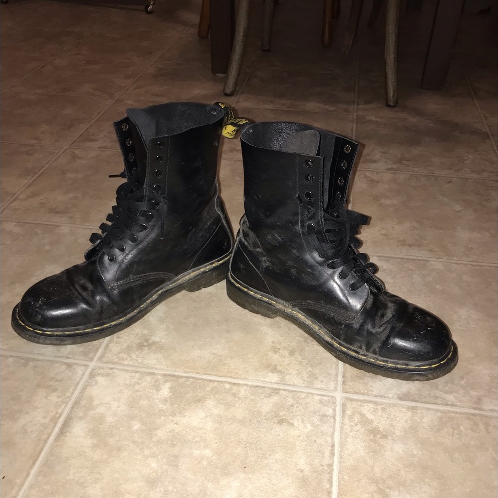 10 eye dr martins Size 13 mens
